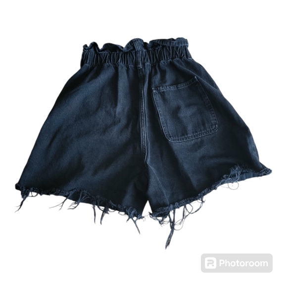 🌟3 For $15 SALE🌟 ZARA Black Paperbag High Waisted Baggy Denim Shorts - Picture 2 of 6